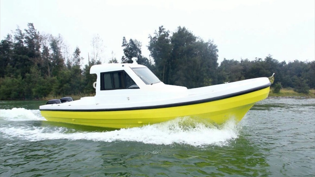 30-panga-pilothouse-image-1