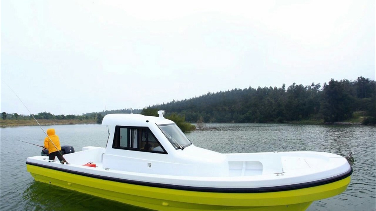 30-panga-pilothouse-image-2